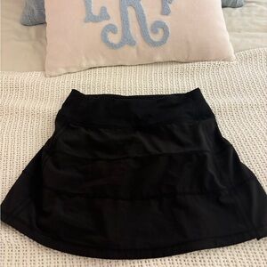 Lululemon pace Mid-Rise rival skirt